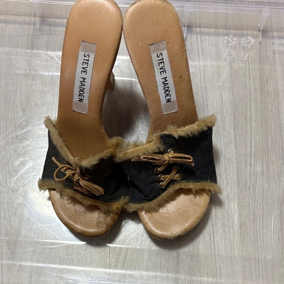 Steve Madden Shoes - Steve Madden Black and Tan Mules with Fur Trim
